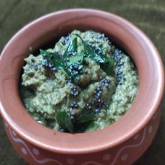 Coriander coconut chutney A picture of Coriander coconut chutney.