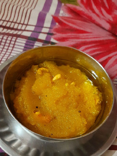 பைனாப்பிள் சுஜிகா அல்வா(pineapple suji halwa recipe in tamil) செய்முறை முக்கிய புகைப்படம்