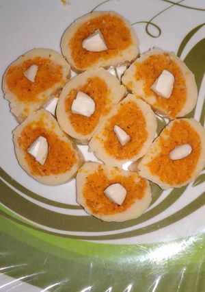मावा कोकोनट बर्फी (Mawa coconut burfi recipe in Hindi) रेसिपी मुख्य फोटो