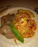Bistec cazuela y spaghetti con queso