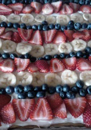 A picture of Fruit Pizza.