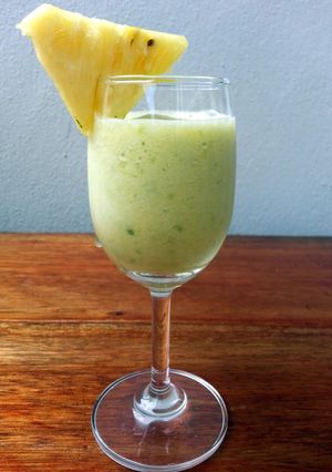 A picture of Pineapple And Apple Juice With Mint.