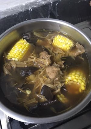 金針玉米木耳排骨湯 的食譜成品照片