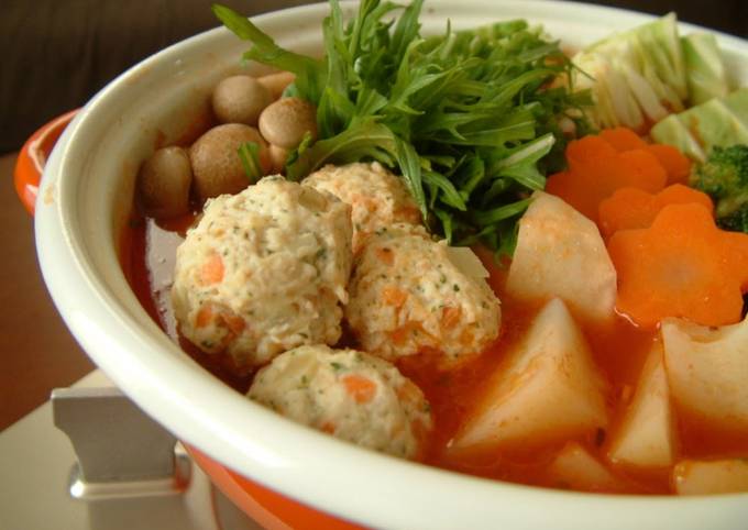 Cheesy Chicken Meatballs in a Western-Style Hot Pot