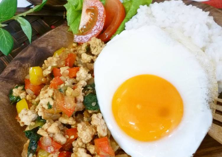 Step-by-Step Guide to Make Homemade Japanese-style Phad Ga Prao with Fragrant Perilla Leaves