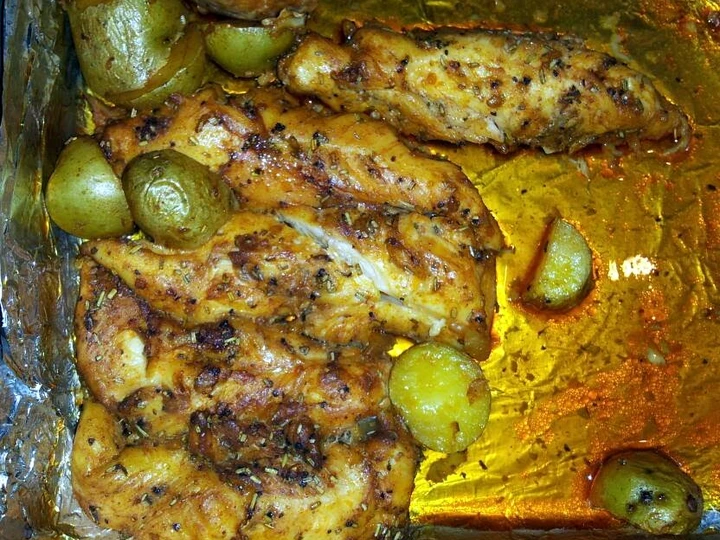 Easy Steps to Prepare Rosemary Roasted Chicken with Potatoes the So Delicious Appealing
