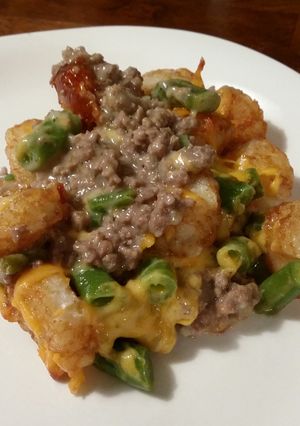 A picture of Hamburger tater tot cassarole.