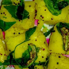 A picture of Rava Dhokla.
