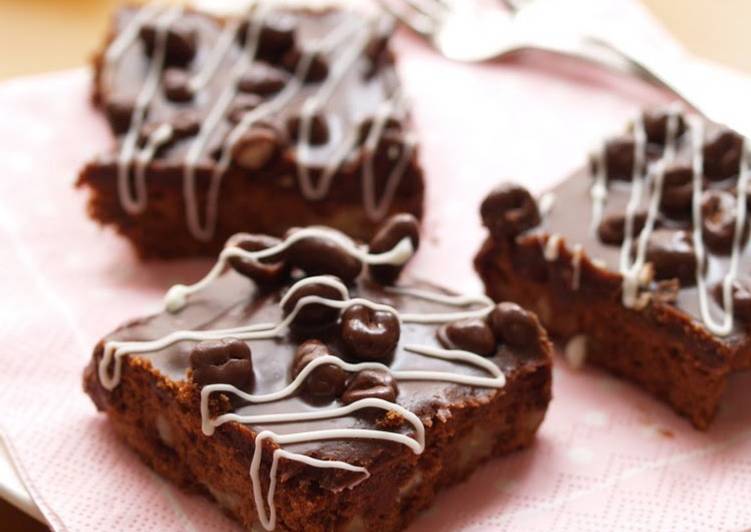 Steps to Make Delicious For Valentine's: Ganache Coffee Brownies with Chocolate Coated Barley Puffs