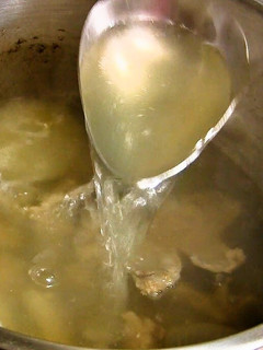 A picture of Pork Backbone Soup Stock.
