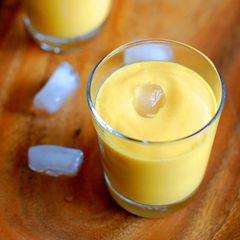 A picture of Mango lassi (quicklydelicious.com.