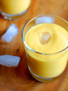 A picture of Mango lassi (quicklydelicious.com.