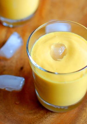 A picture of Mango lassi (quicklydelicious.com.