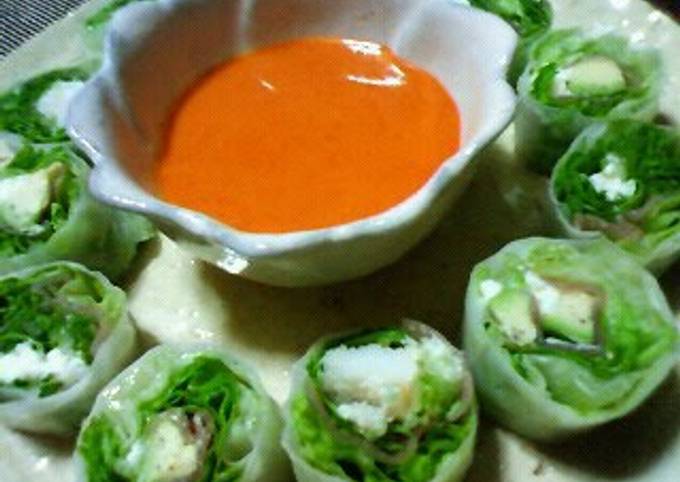 Fresh Spring Rolls with a Delicious Sauce