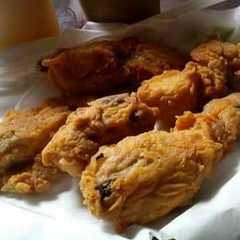 A picture of Ayam KFC ala mom Agny.