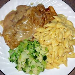 A picture of Yummy smothered chicken.