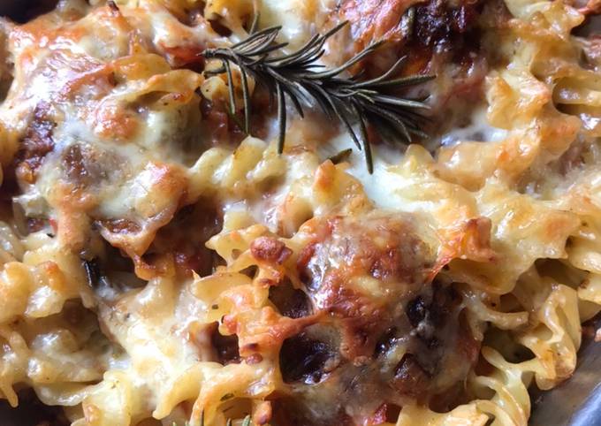 Cheesy Meatball and Pasta bake