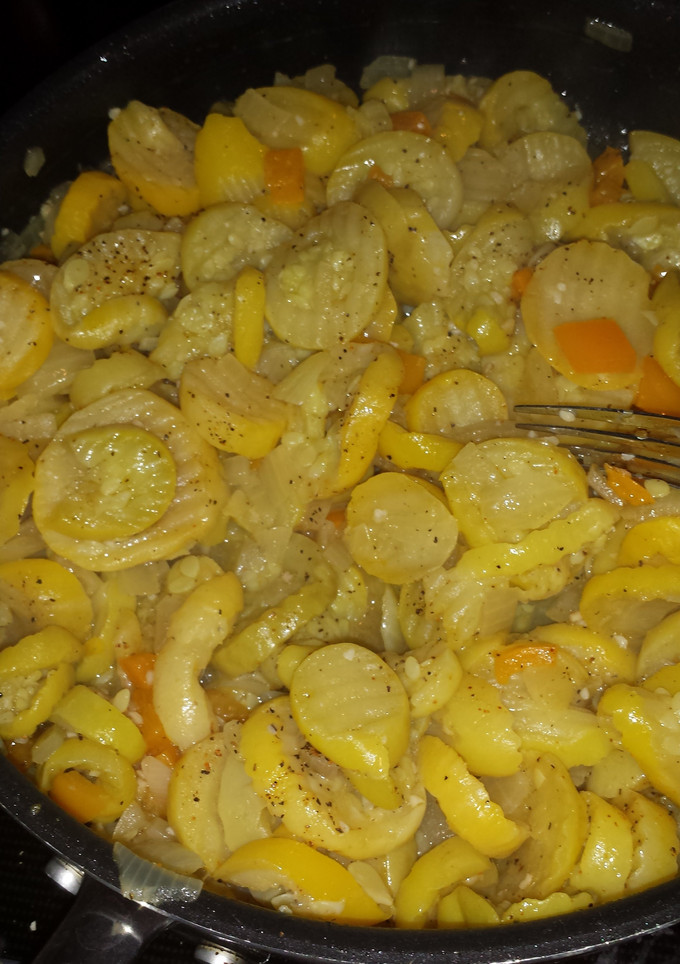A picture of Squash and Onions.