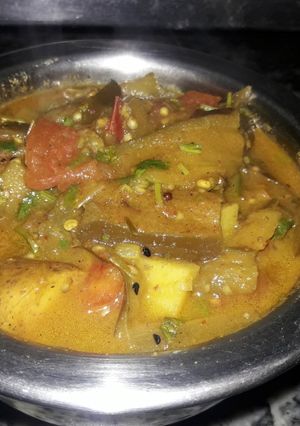 A picture of Eggplant potato subzi.