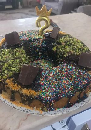 عکسی از دستور کیک شکلاتی با فیلینگ موز گردو وسس توت فرنگی 🍫🍓