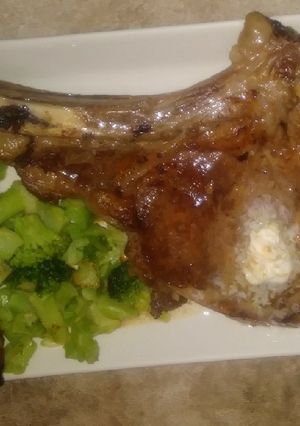 A picture of Anita's Lemon Butter Rib Eye Steak With Grilled Broccoli w/Lemon.