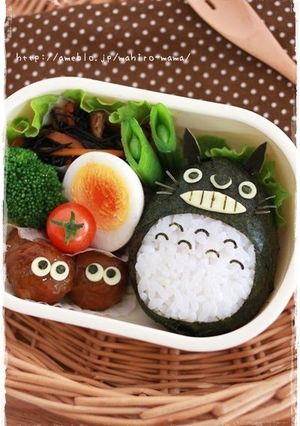 A picture of Easy and Cute Character Bento: Nori Totoro.