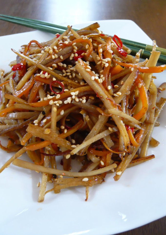 A picture of Tasty Burdock Root and Carrot Kinpira.