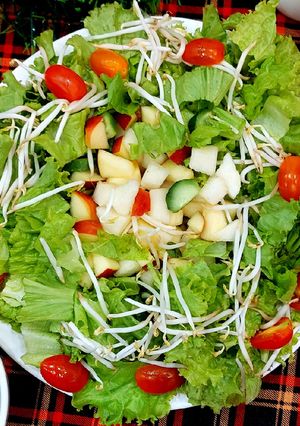 Hình của món Salad vòng nguyệt quế.
