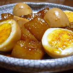 A picture of Rich-Tasting Daikon Radish with Boiled Eggs.