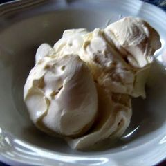A picture of Easy vanilla ice cream.