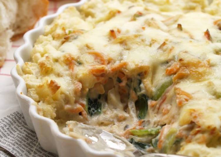 Delicious Japanese-style Salmon Gratin Baked in Mashed Potatoes