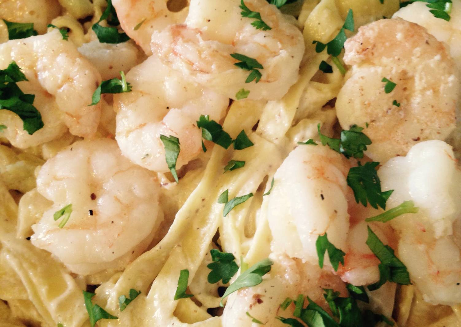 Creamy Pasta Alfredo With Shrimp Scampi Recipe by Tina Smith - Cookpad