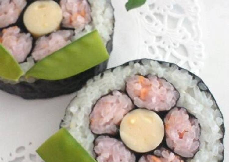 Steps to Make Award-winning Flower-decorated Sushi For Hinamatsuri (Girls&#39; Day)