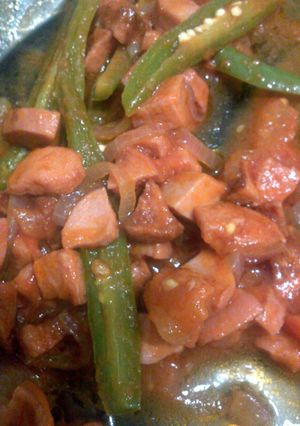 A picture of A good easy turkey dog dish.
