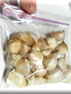 A picture of How to Preserve Garlic in the Freezer.
