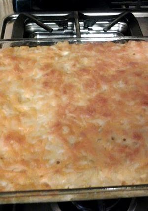 A picture of 5 cheese creamy baked Mac & Cheese.