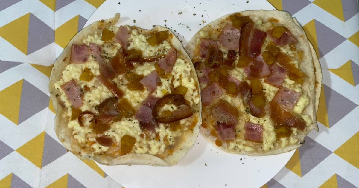 Pizza casera con tortillas Bimbo sin horno Receta de Paula Andrea Castilla-  Cookpad
