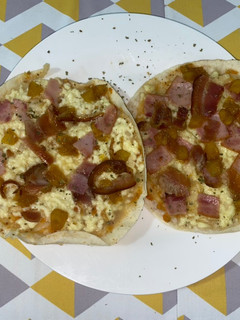 Una foto de Pizza casera con tortillas Bimbo sin horno