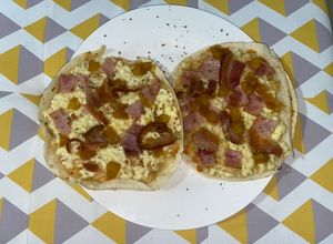 Una foto de Pizza casera con tortillas Bimbo sin horno