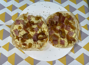 Una foto de Pizza casera con tortillas Bimbo sin horno