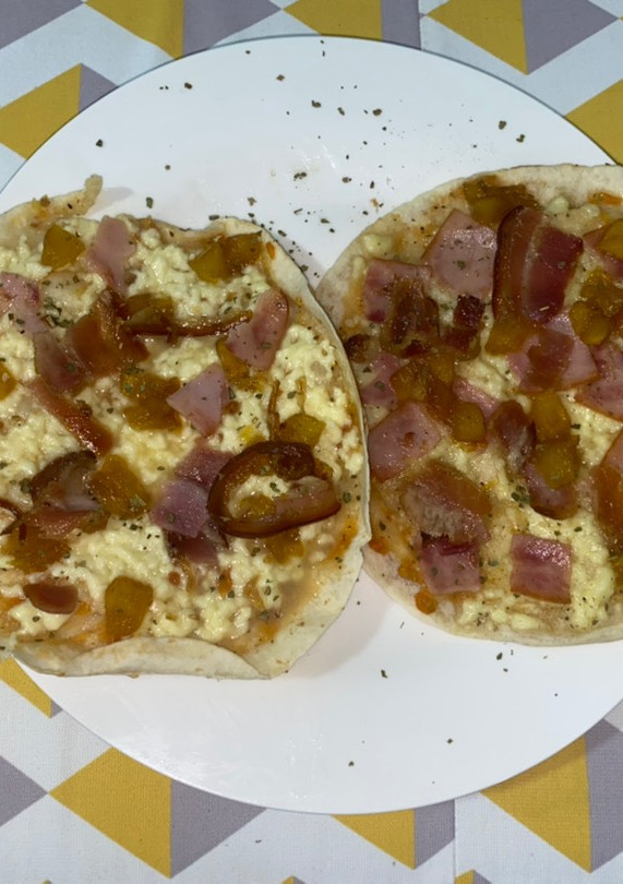 Una foto de Pizza casera con tortillas Bimbo sin horno