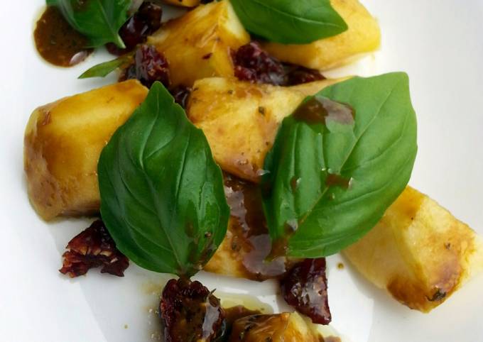 Recipe of Quick Apple And Basil Salad With Caramelised Balsamic Vinaigrette