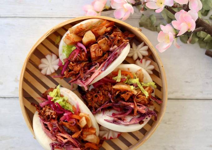 Pulled jackfruit hoisin sauce Bao bun