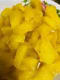 Salsa de piña en trozos