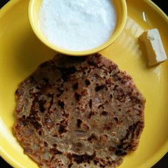 A picture of Potato onion paratha.