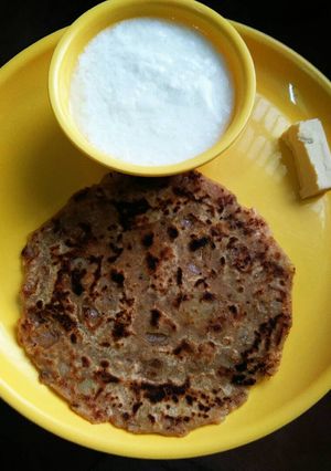 A picture of Potato onion paratha.