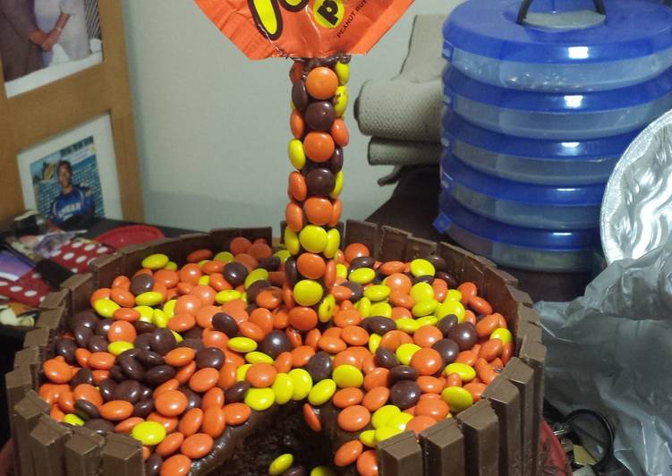 Step-by-Step Guide to Make Super Quick Homemade Reese&#39;s gravity cake