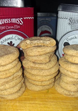 A picture of Soft and thick snickerdoodles.