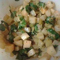 A picture of Kohlrabi and turnips.
