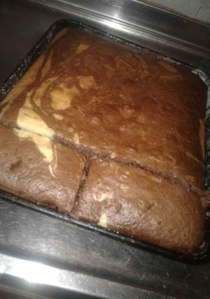 Una foto de Torta marmolada o de chocolate ♡